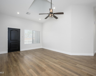 274 N Delaware Street - Photo Thumbnail 20