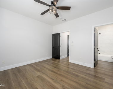 274 N Delaware Street - Photo Thumbnail 17