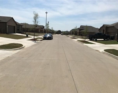 4405 Chicory Court - Photo Thumbnail 16