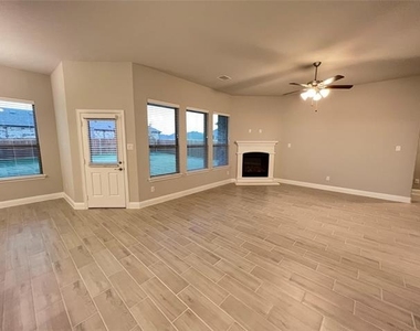 4008 Whitetail Lane - Photo Thumbnail 5