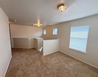 106 Constitution Drive - Photo Thumbnail 15