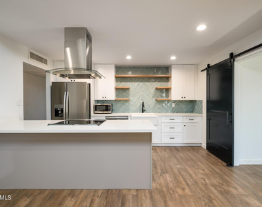 3731 E Janice Way - Photo Thumbnail 5