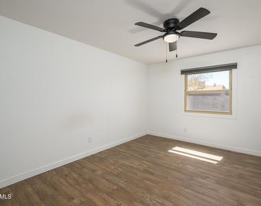 3731 E Janice Way - Photo Thumbnail 13
