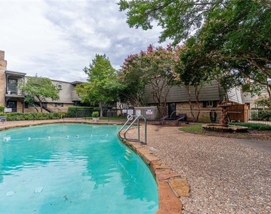 7707 Meadow Park Drive - Photo Thumbnail 18