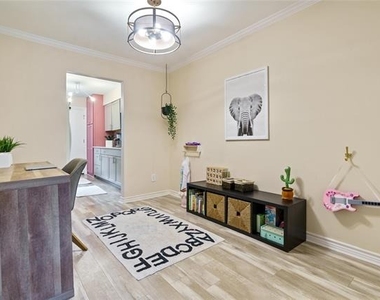 7707 Meadow Park Drive - Photo Thumbnail 3