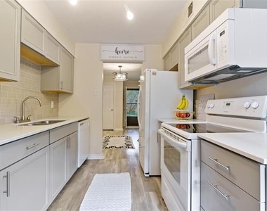 7707 Meadow Park Drive - Photo Thumbnail 5