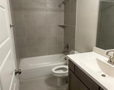 205 Texas Red Lane - Photo Thumbnail 11