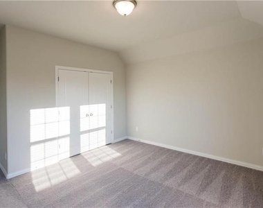 3928 Southern Ridge Drive - Photo Thumbnail 14