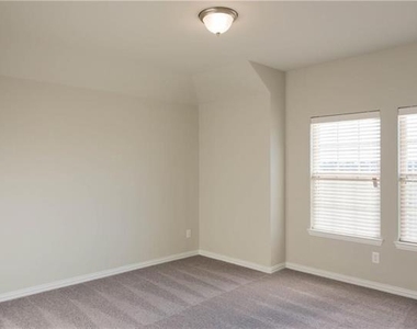 3928 Southern Ridge Drive - Photo Thumbnail 13
