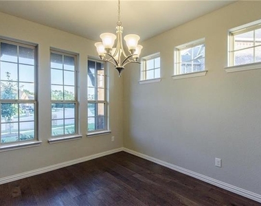 3928 Southern Ridge Drive - Photo Thumbnail 2