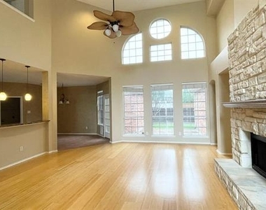 2712 Oakland Hills Drive - Photo Thumbnail 3