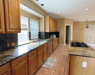 2712 Oakland Hills Drive - Photo Thumbnail 5
