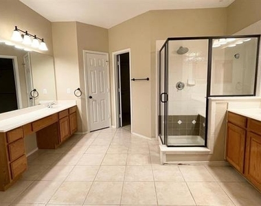 2712 Oakland Hills Drive - Photo Thumbnail 8