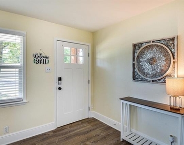 230 Davis Avenue - Photo Thumbnail 13