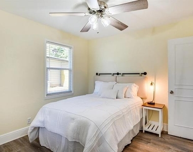 230 Davis Avenue - Photo Thumbnail 18