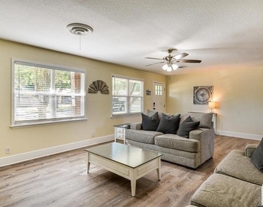 230 Davis Avenue - Photo Thumbnail 11