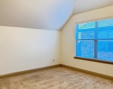 4616 Vista Grande Drive - Photo Thumbnail 29