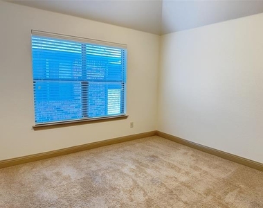 4616 Vista Grande Drive - Photo Thumbnail 30