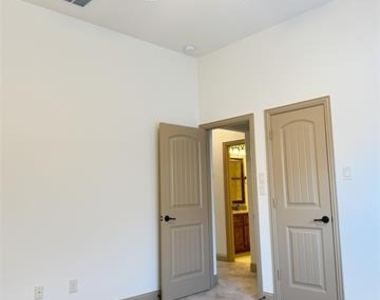 4616 Vista Grande Drive - Photo Thumbnail 31