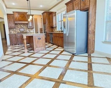4616 Vista Grande Drive - Photo Thumbnail 8