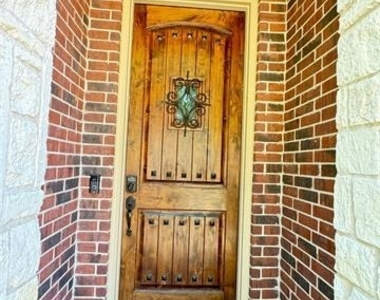 4616 Vista Grande Drive - Photo Thumbnail 1