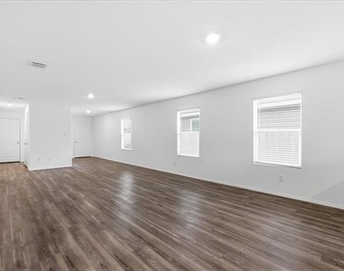 7336 Woodpecker Drive - Photo Thumbnail 7