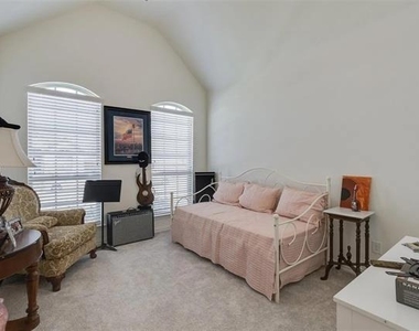 543 Logans Landing - Photo Thumbnail 24