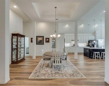 543 Logans Landing - Photo Thumbnail 5