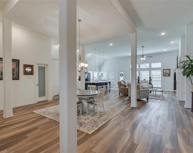 543 Logans Landing - Photo Thumbnail 4