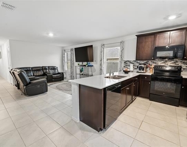 1408 Yachtclub Drive - Photo Thumbnail 3