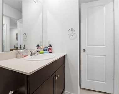 1408 Yachtclub Drive - Photo Thumbnail 18