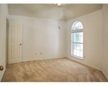 907 Canal - Photo Thumbnail 5