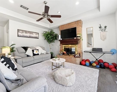 5108 Foxhaven Court - Photo Thumbnail 9