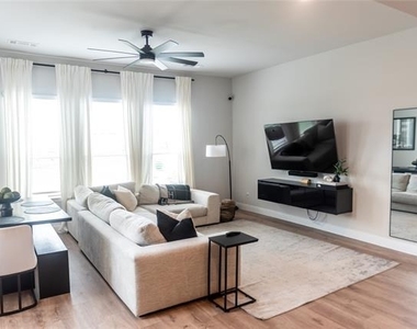 2216 Palomino Street - Photo Thumbnail 1