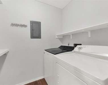 12480 Abrams Road - Photo Thumbnail 15