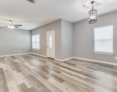 2017 S Montgomery Street - Photo Thumbnail 6