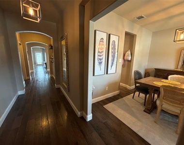 308 Mount Olive Avenue - Photo Thumbnail 2