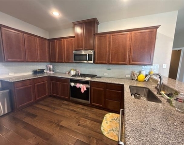 308 Mount Olive Avenue - Photo Thumbnail 10