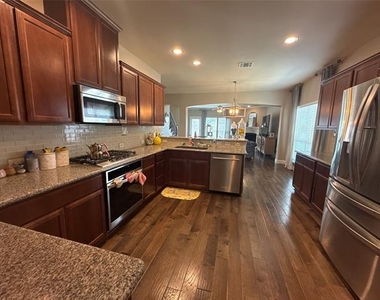 308 Mount Olive Avenue - Photo Thumbnail 6