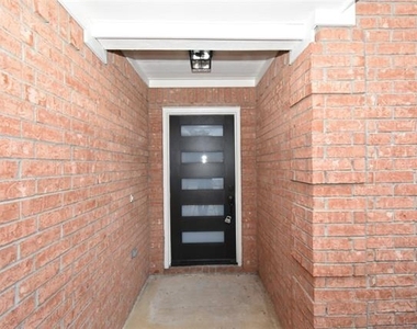 311 Stell Avenue - Photo Thumbnail 2