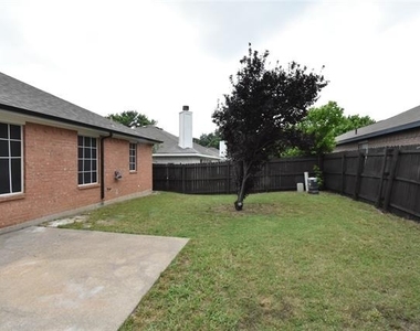 311 Stell Avenue - Photo Thumbnail 30