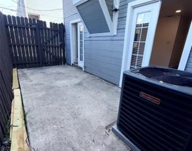 4626 San Jacinto Street - Photo Thumbnail 9