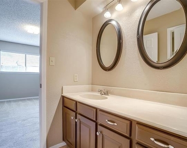 4860 Ledgestone Court - Photo Thumbnail 26