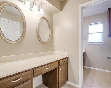 4860 Ledgestone Court - Photo Thumbnail 20