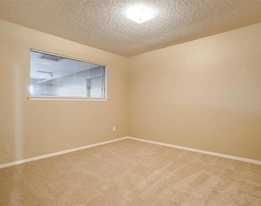 4860 Ledgestone Court - Photo Thumbnail 25