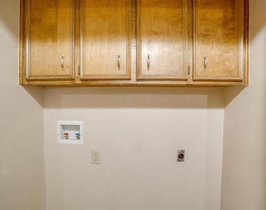 4860 Ledgestone Court - Photo Thumbnail 28