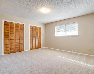 4860 Ledgestone Court - Photo Thumbnail 16