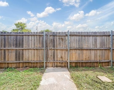 2319 Indigo Lane - Photo Thumbnail 24