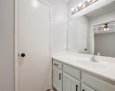 2319 Indigo Lane - Photo Thumbnail 17