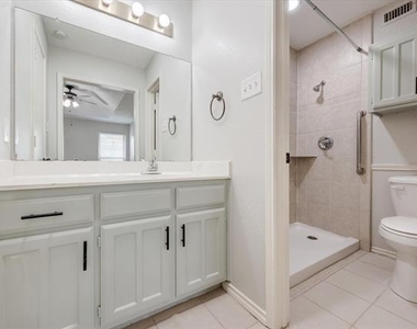 2319 Indigo Lane - Photo Thumbnail 16